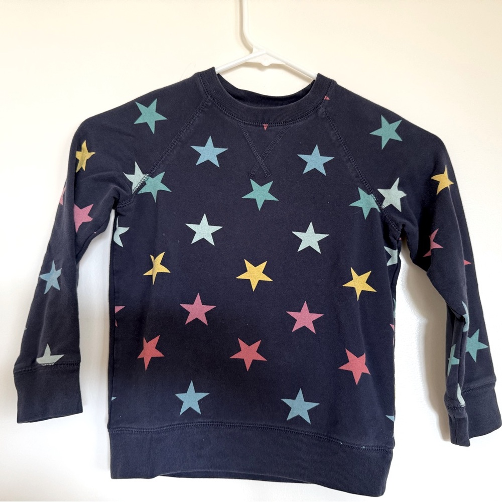 Primary Kids Sweatshirt in great condition. Size 4-5.